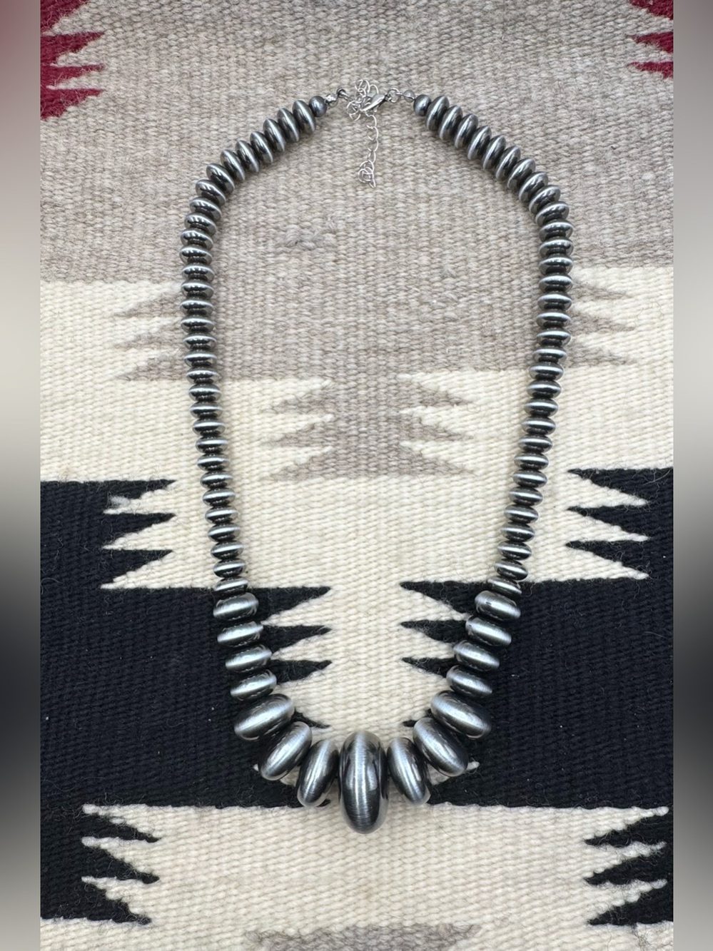 Southwest Western FAUX Navajo Pearl Large Silver Tone Beaded Costume Necklace - Picture 3 of 5
